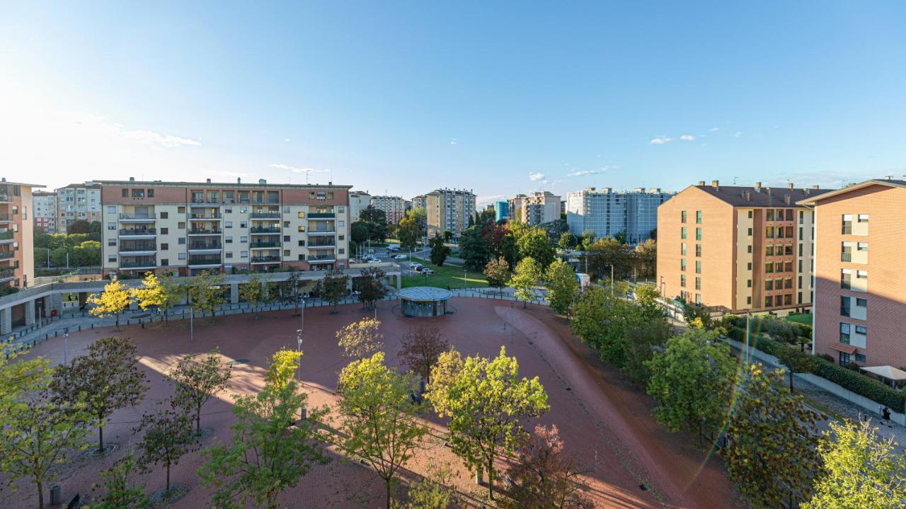 Italianway - Piazza Alboreto 72, Rozzano Luaran gambar